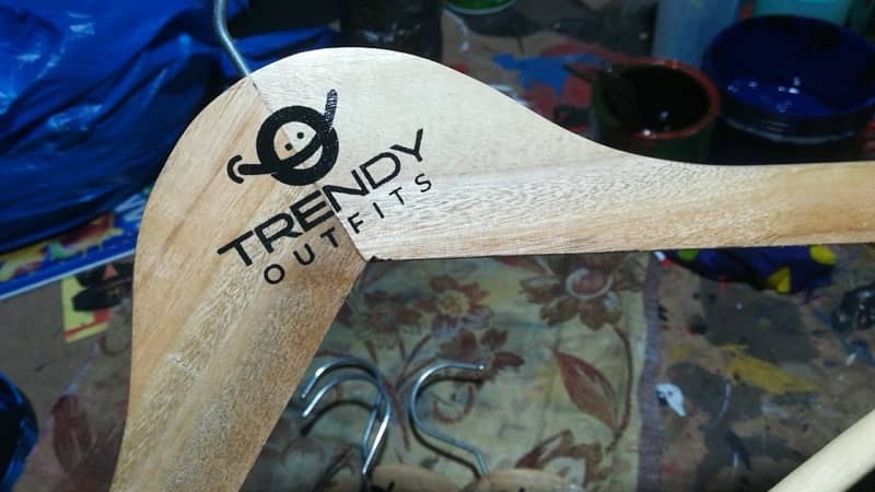 wooden hangers |Top quality |New|pro | boutique 4