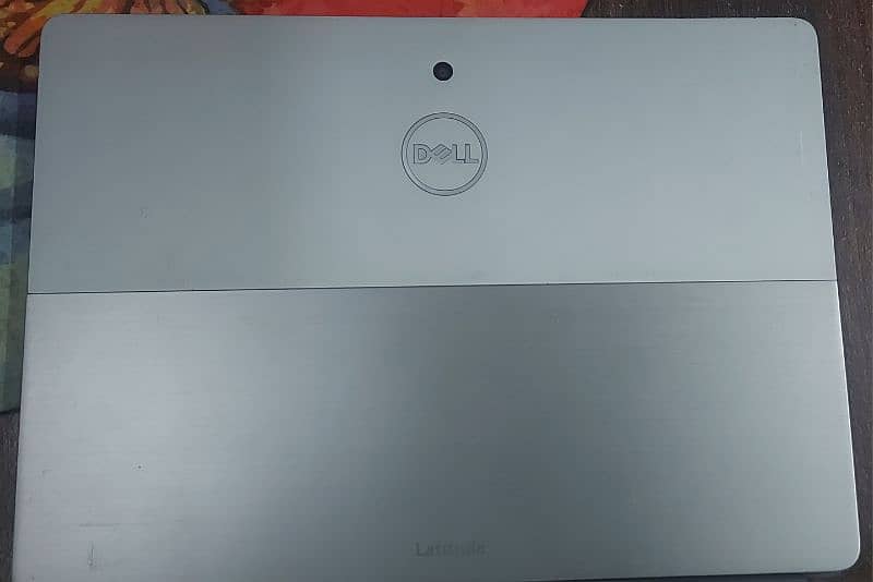 Dell Latitude  2-in-1 Touchscreen 7th Generation Intel Core i5 10