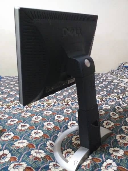Dell 17 inches LCD 4