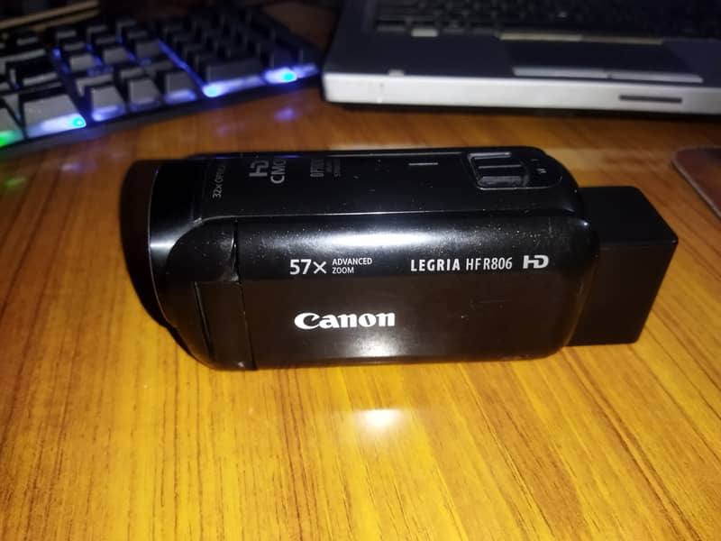 Canon LEGRIA HF R806 Digital Camcorder | HandyCam 3
