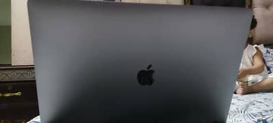 apple MacBook Pro 2018