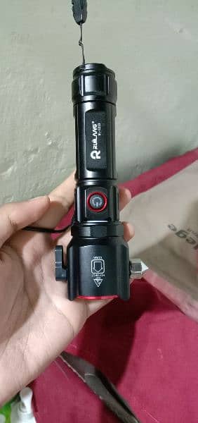 Ruilang RL2210 1 kilometer range flashlight 1
