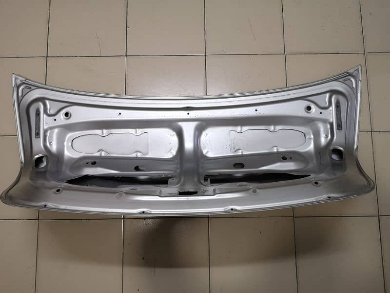 Toyota Corolla Axio 2007 Trunk (Diggi) with minor dent 3