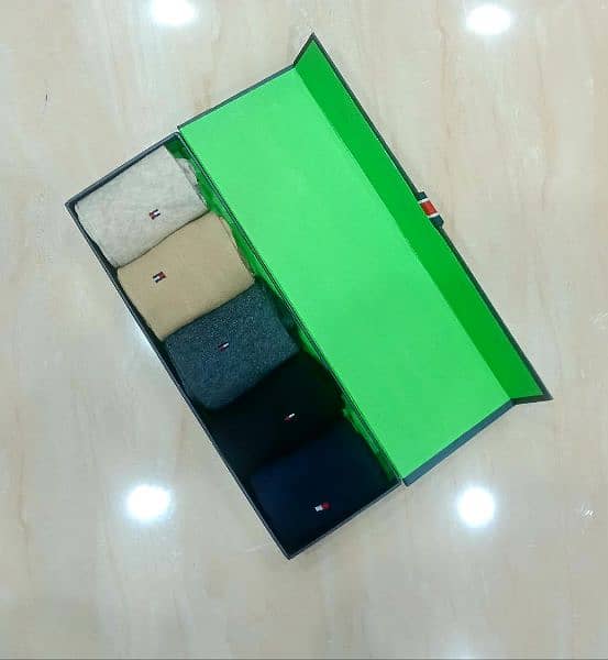 (Wholesale) Imported Mens Socks Winter Premium Gift Box Packed 2
