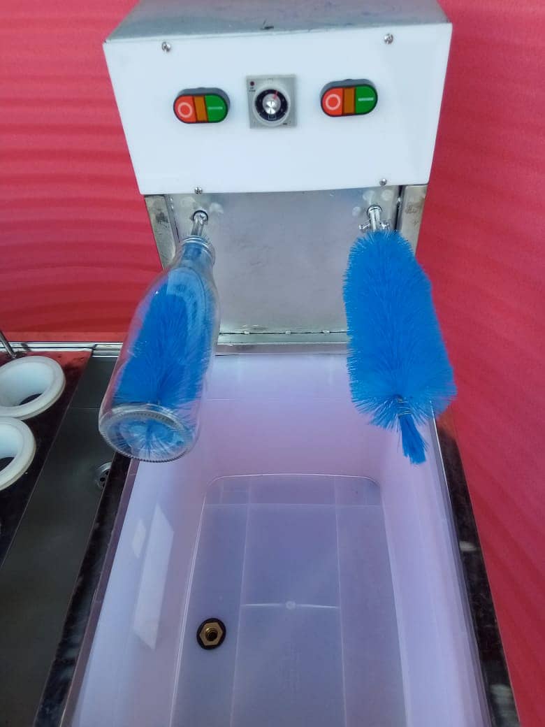 Milk juice glass bottle washing brushing cleaning rinsing machine 7