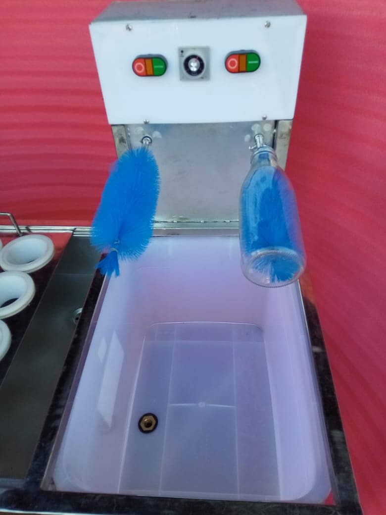 Milk juice glass bottle washing brushing cleaning rinsing machine 8