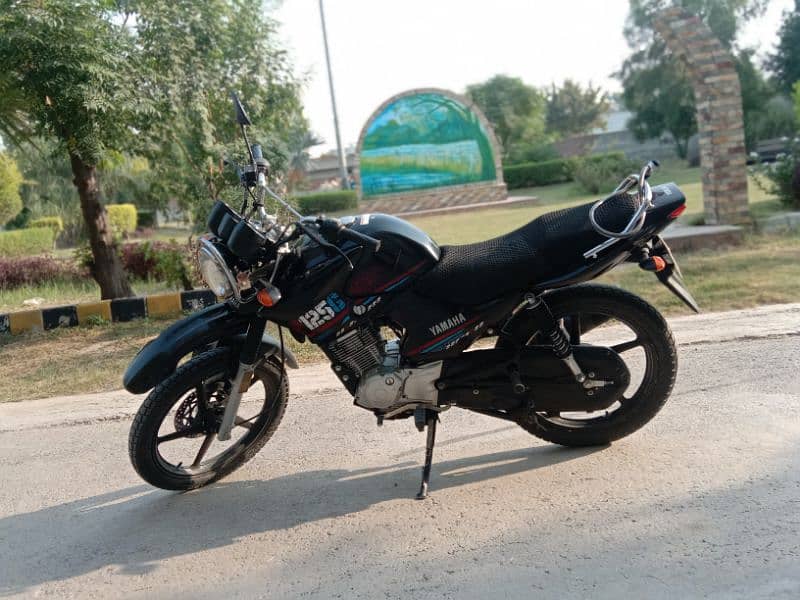 Yamaha ybr125G 1