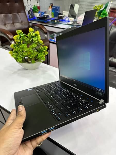 Acer travelmate core i5 6th gen 8/256 ssd 6