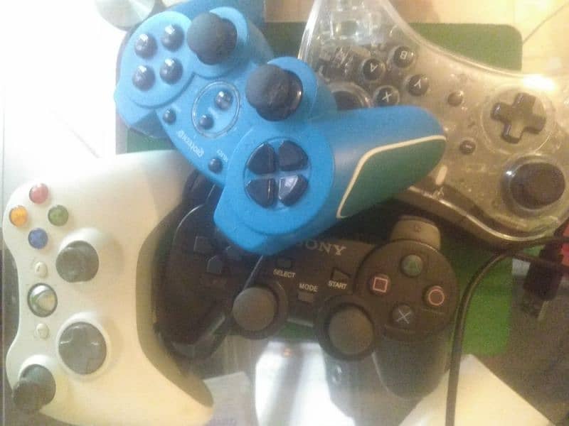 xbox 360 and wii u ps3 ps2 controller 0