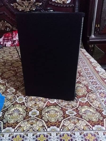 speaker 10 inch ka lga howa hai 10/10 condition 6