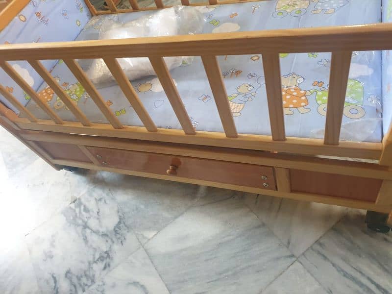 Baby cot outlet on olx