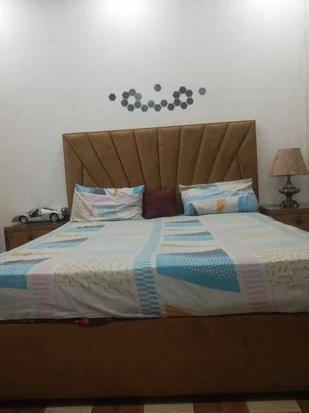 bed set very good condition 3