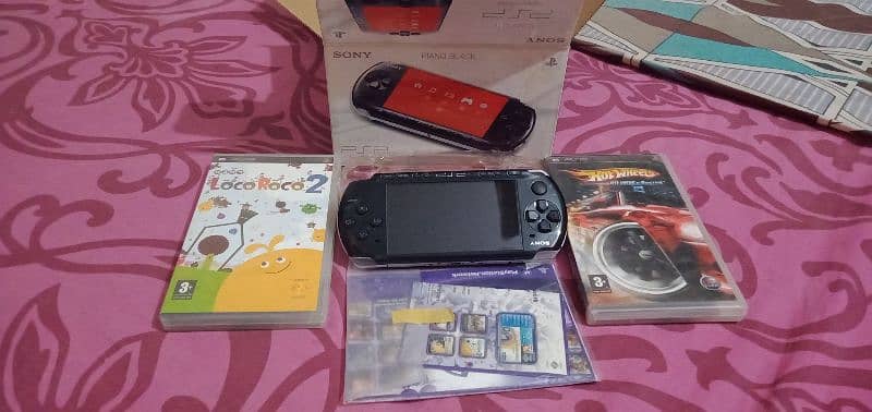 SONY PSP PLAYSTATION PORTABLE MODEL 3004 WITH BOX CONDITION 9.5/10 3
