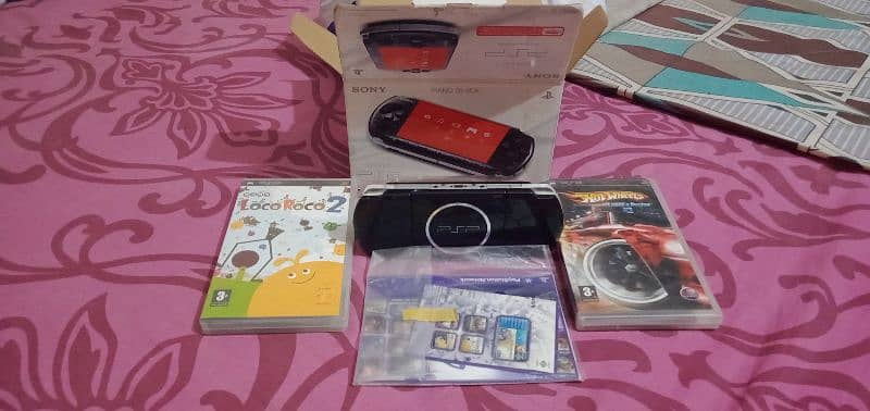 SONY PSP PLAYSTATION PORTABLE MODEL 3004 WITH BOX CONDITION 9.5/10 9