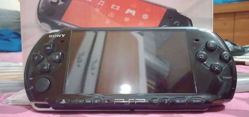 SONY PSP PLAYSTATION PORTABLE MODEL 3004 WITH BOX CONDITION 9.5/10 11
