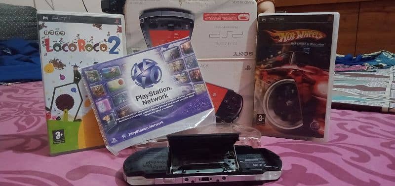 SONY PSP PLAYSTATION PORTABLE MODEL 3004 WITH BOX CONDITION 9.5/10 15