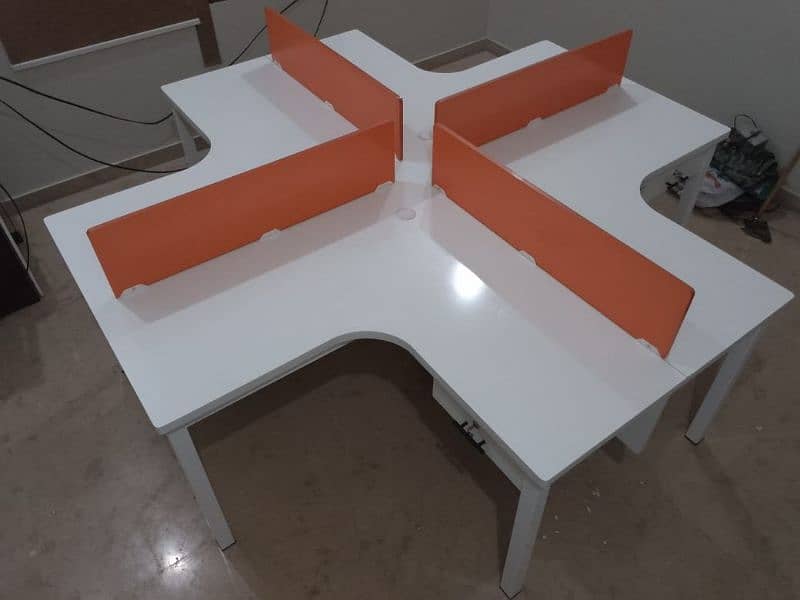 Four Seater Workstation/Work Desk/EmployeeWorkstation/Office Furniture 1