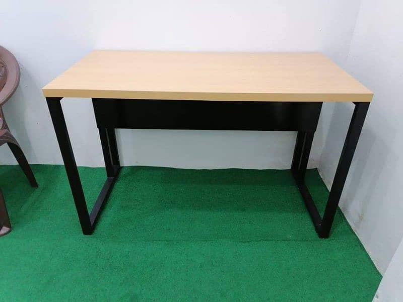 Modern Office Workstations for Sale in Karachi – Affordable Prices! 14