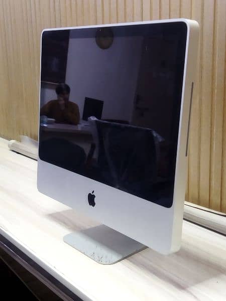 I Mac Desktop computer in perfect working condition 2