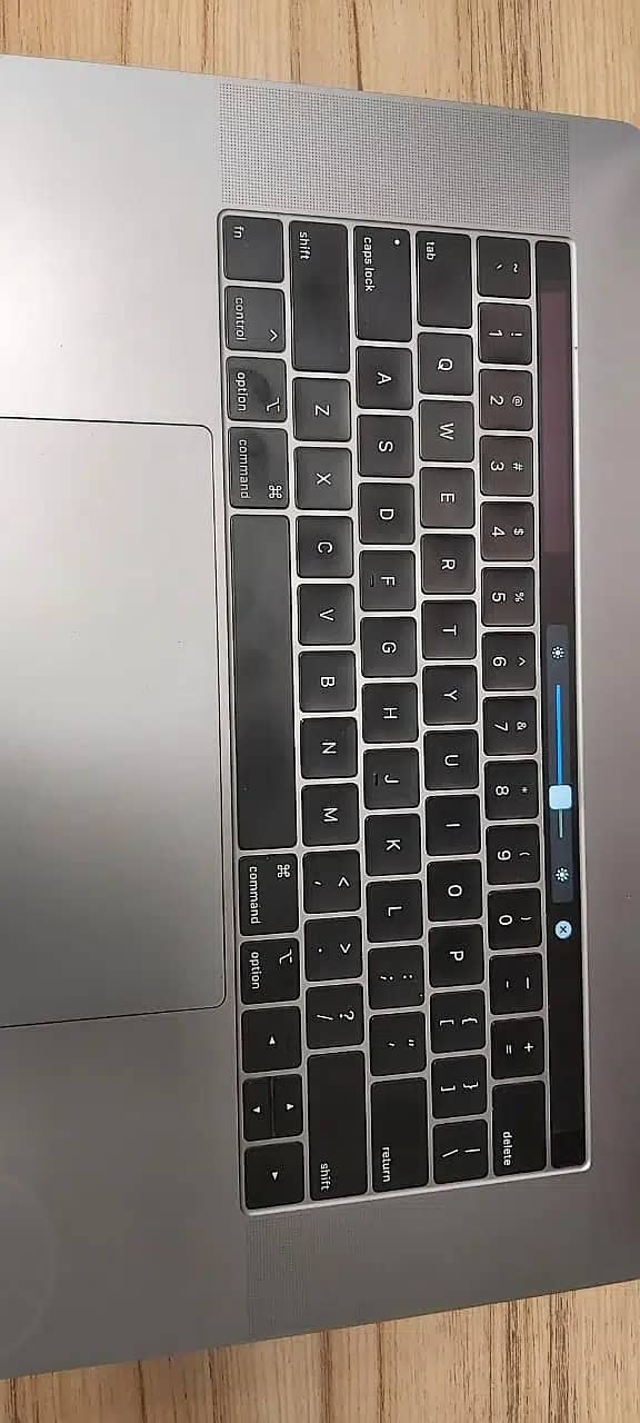 MacBook Pro 2018 Touch Bar,  15.4" Retina Big Display 3