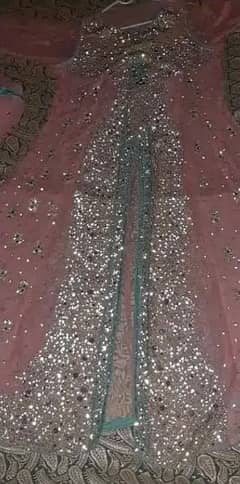 new condition gown Dress. . 4 pies for sale 0