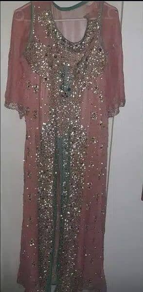new condition gown Dress. . 4 pies for sale 2