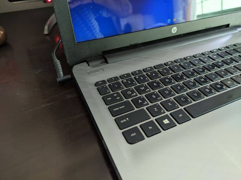 HP Pavilion laptop - Core i5 6th gen 3