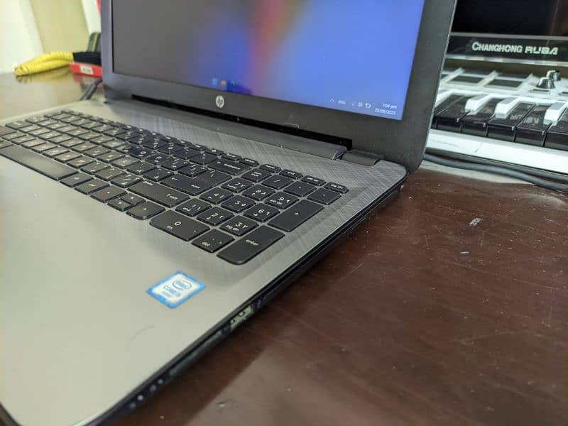 HP Pavilion laptop - Core i5 6th gen 4