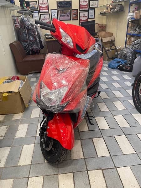 brand new scooter petrol operated 125cc ow Jupiter 3
