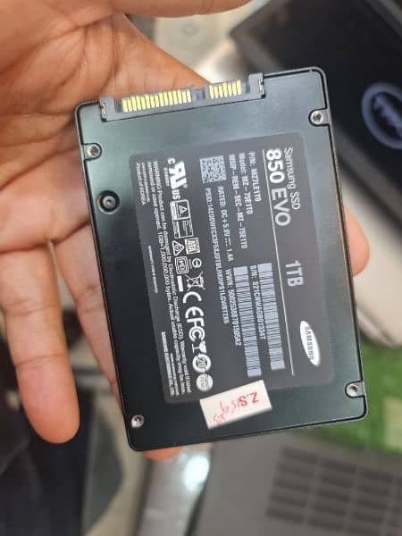 Samsung 850 EVO 1TB 2.5-Inch SATA III Internal SSD 0
