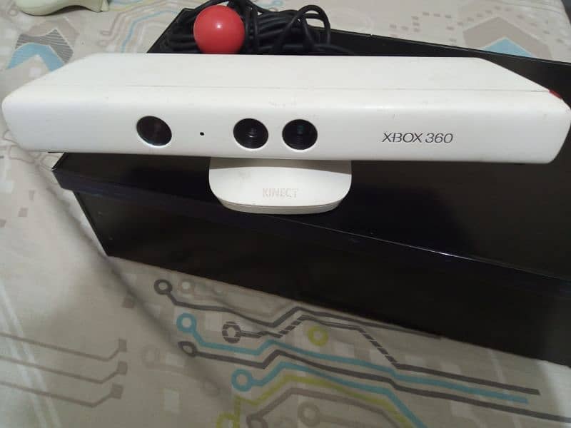 Kinect Xbox 360 and arcade stick Xbox 360 available 0