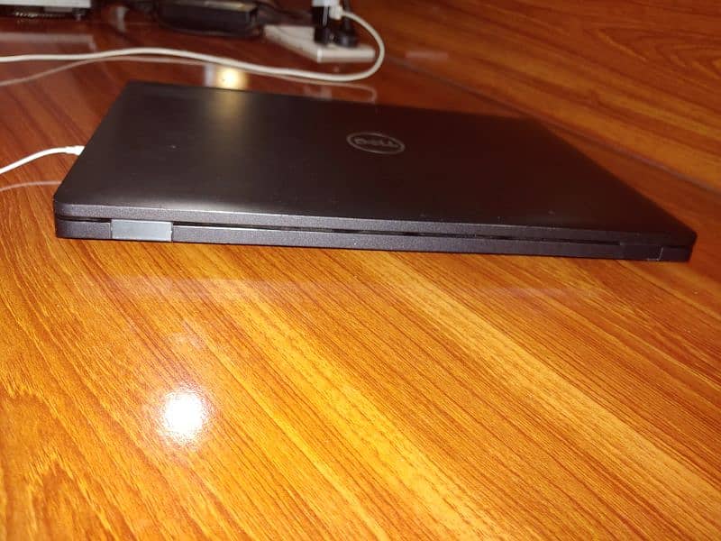 laptop Dell Lattitude core i5 9th generation 17