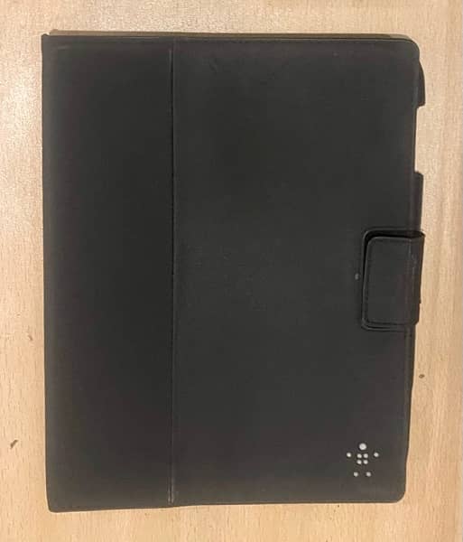 Original Belkin iPad 9.7 inch Case with Keyboard 2