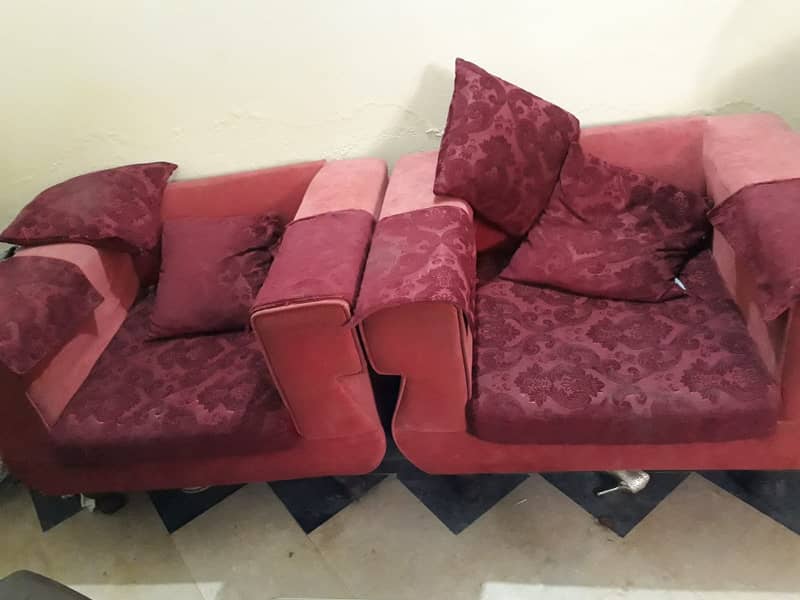 4 Seater sofa good quality 1