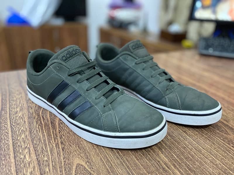 Adidas neo outlet vs pace shoes