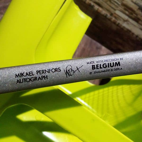tennis racket auto graph by Mikael pernfors 1