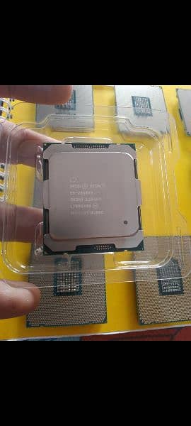 Intel Xeon Processors E5 2683 v4, 2667 V4, 2650 v4, 1650 v4, 2697 v3. 0