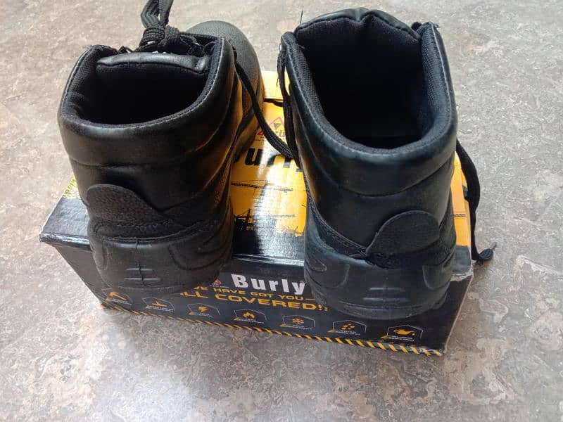 New Safety Shoes is for Sale. Price is Final. 1