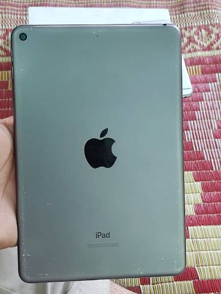 iPad mini 5 with box condition 9.9/ 10 64 gb 1