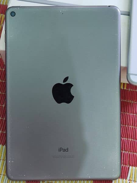 iPad mini 5 with box condition 9.9/ 10 64 gb 4