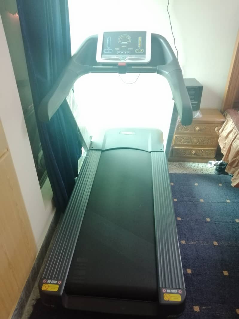 TechnoGym Treadmill Electric Running Machine 1