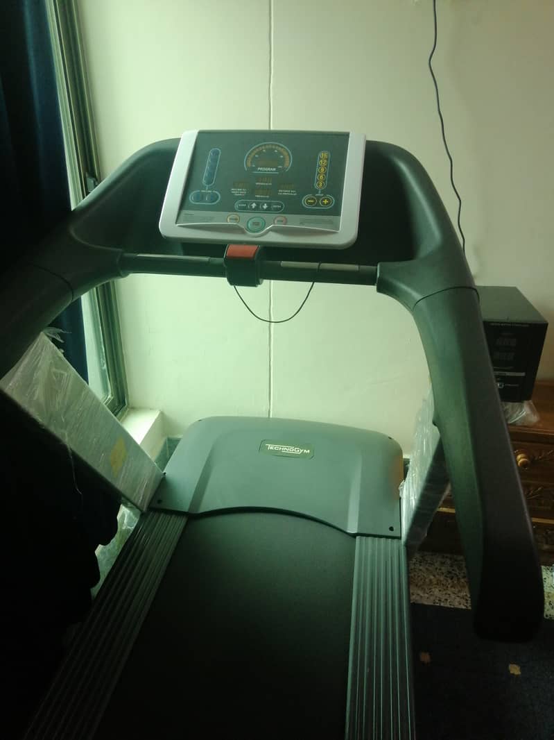 TechnoGym Treadmill Electric Running Machine 3