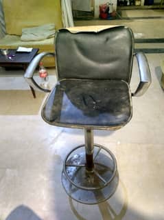 Hydraulic chair