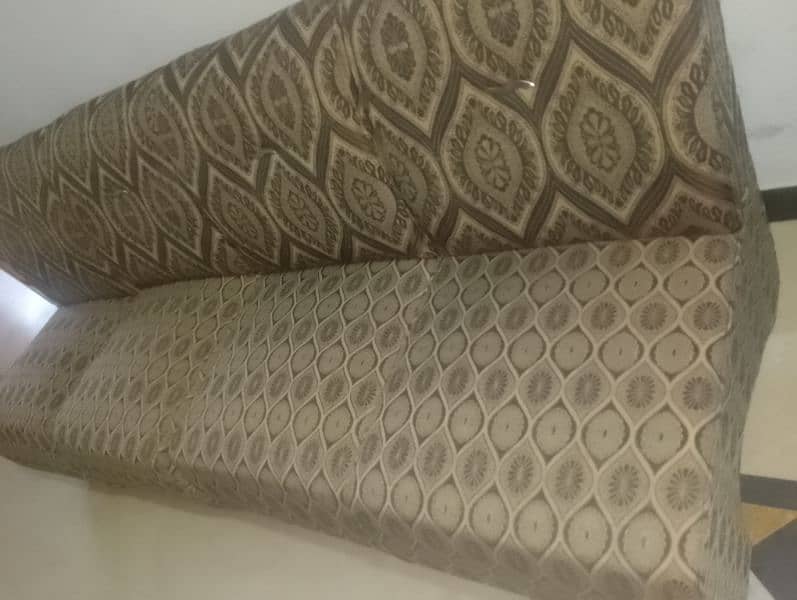 Sofa seats available for sale 2