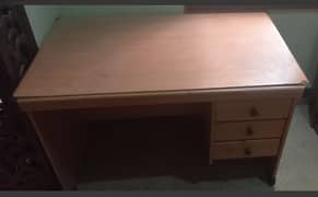 I am selling a office Table