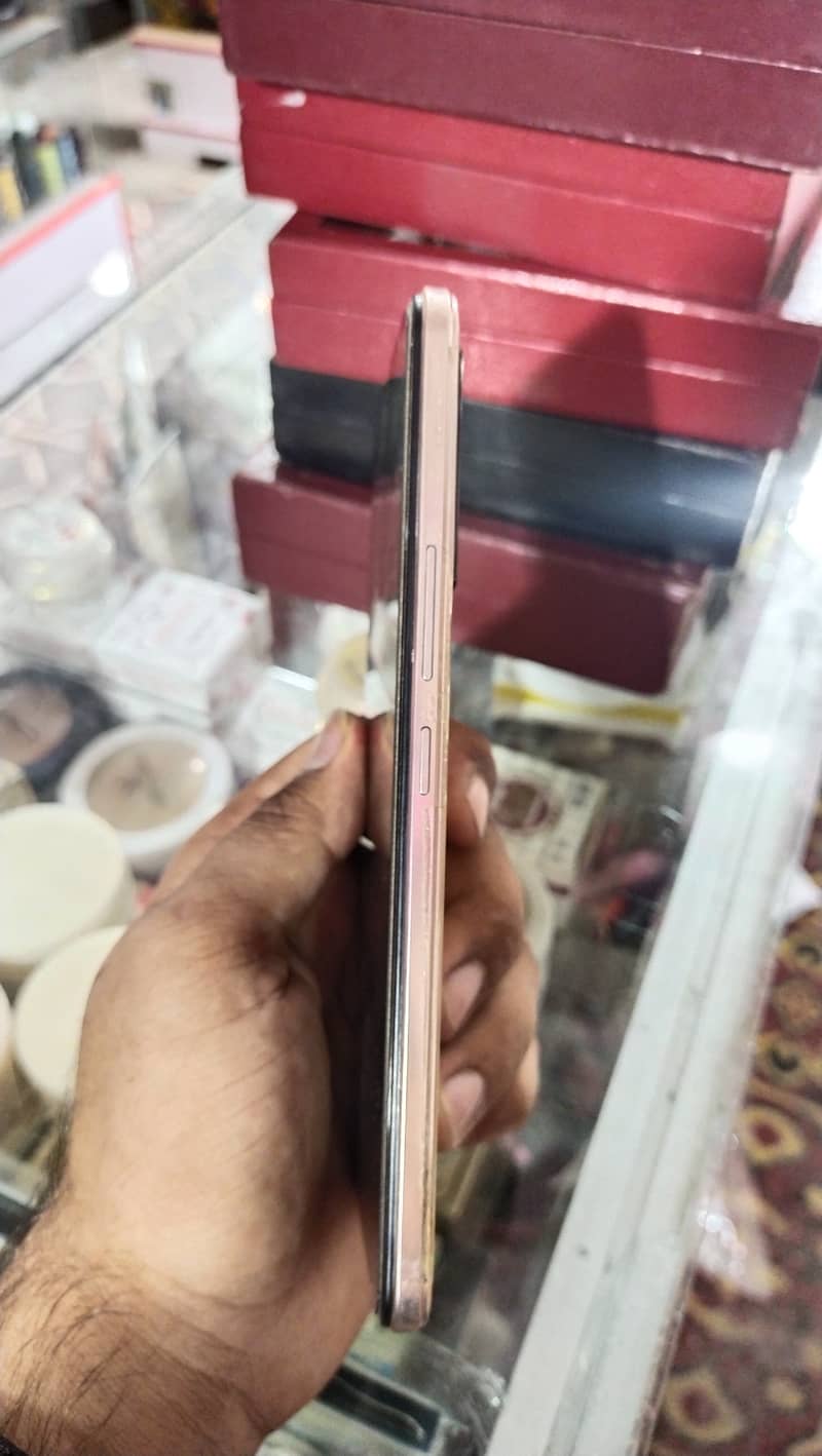 VIVO v23e    8GB Ram+ 256GB memory with charger in the box 3