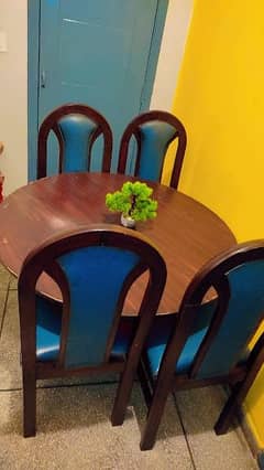 Dinning Table with 4 x foaming Chairs