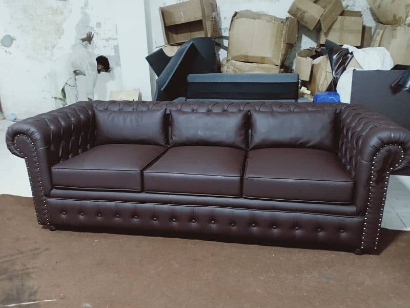 Chesterfield sofa ( molty foam) 13