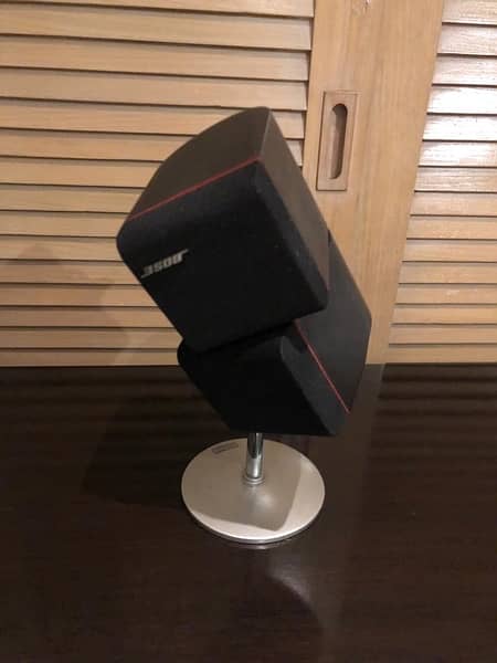 Bose cube speaker 0