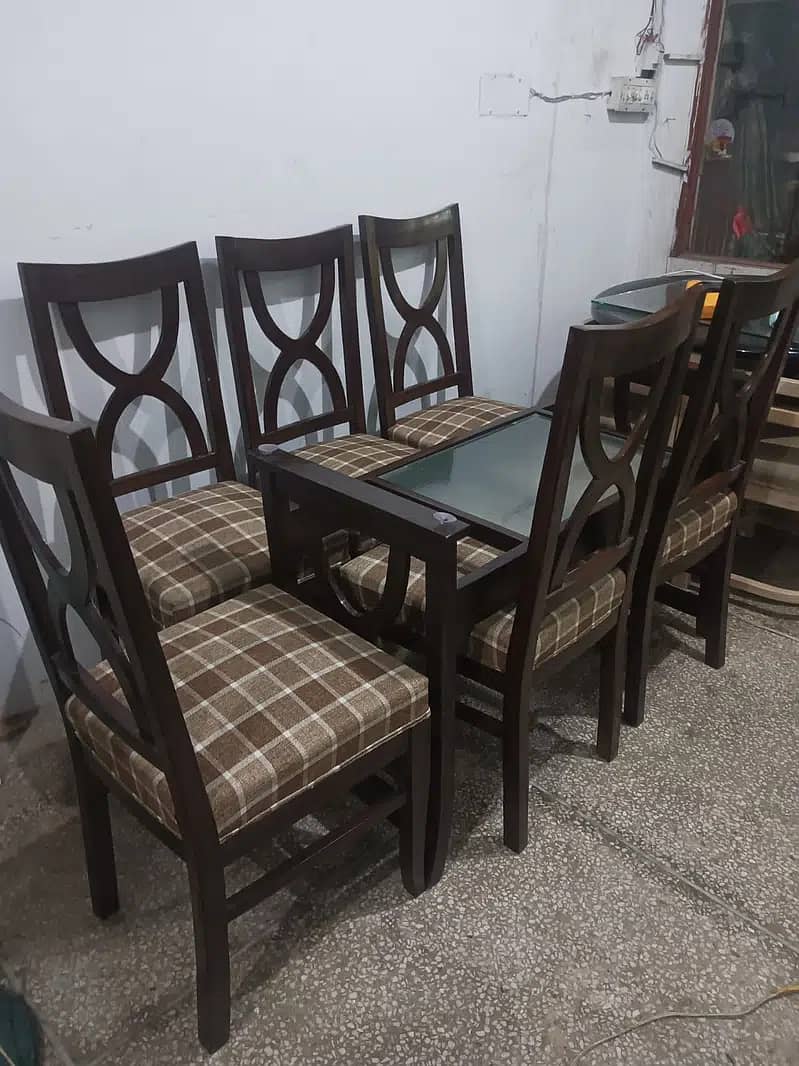 dining table / 6 seater dining table / wooden dining table with chairs 6